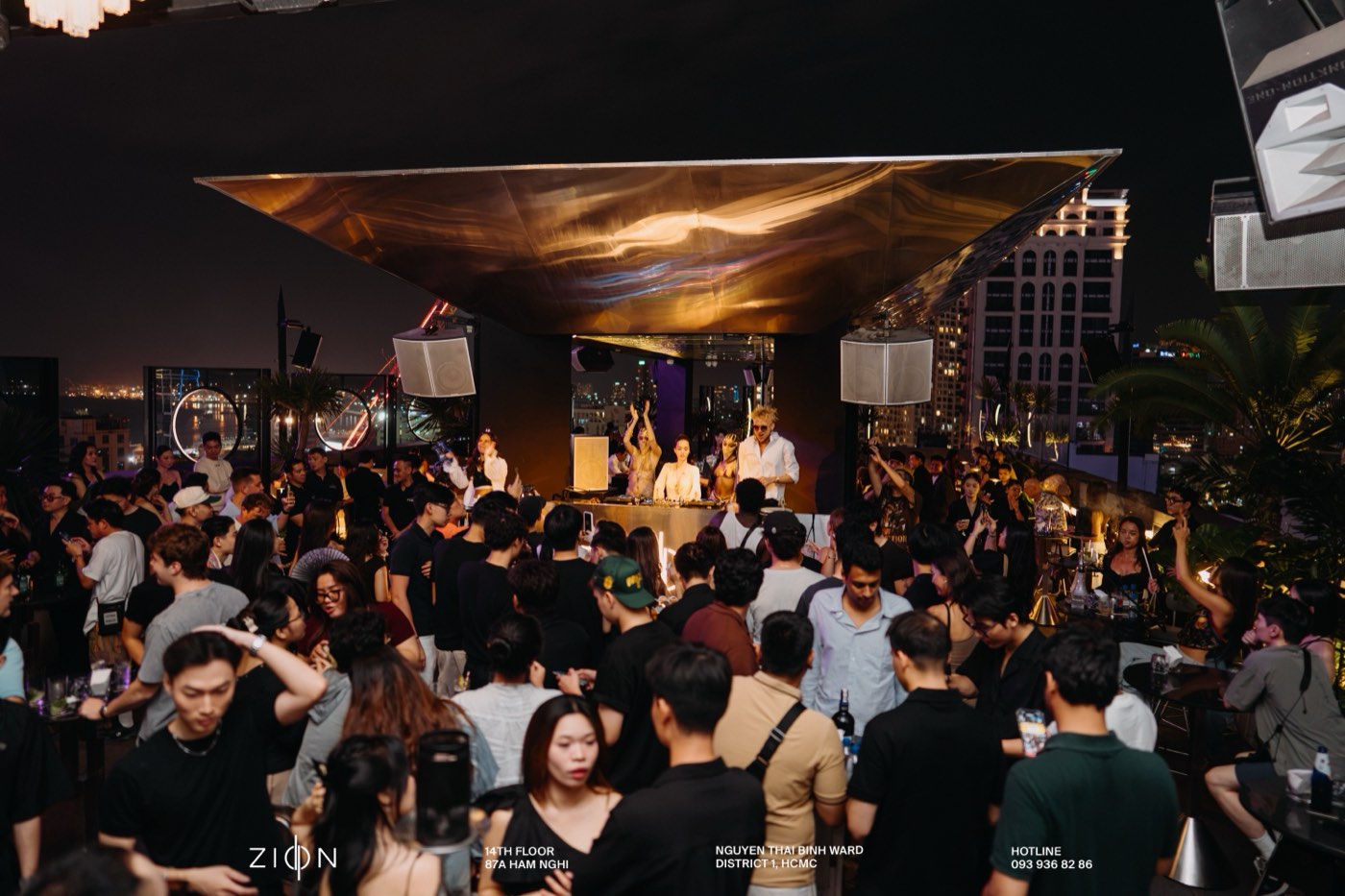 Full room at ZION Sky Lounge, Ho Chi Minh City, RomBBeat performing over the DJ set